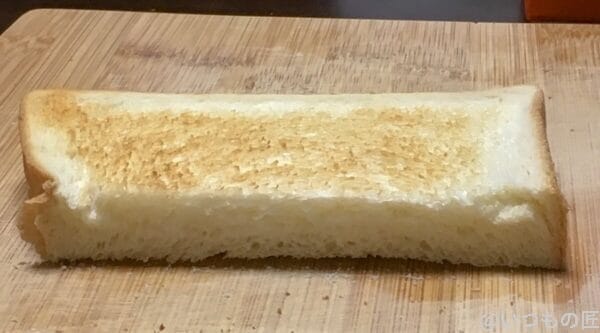 バルミューダで食パンを焼いてみた トップバリュー 毎日の食卓 水有りの場合