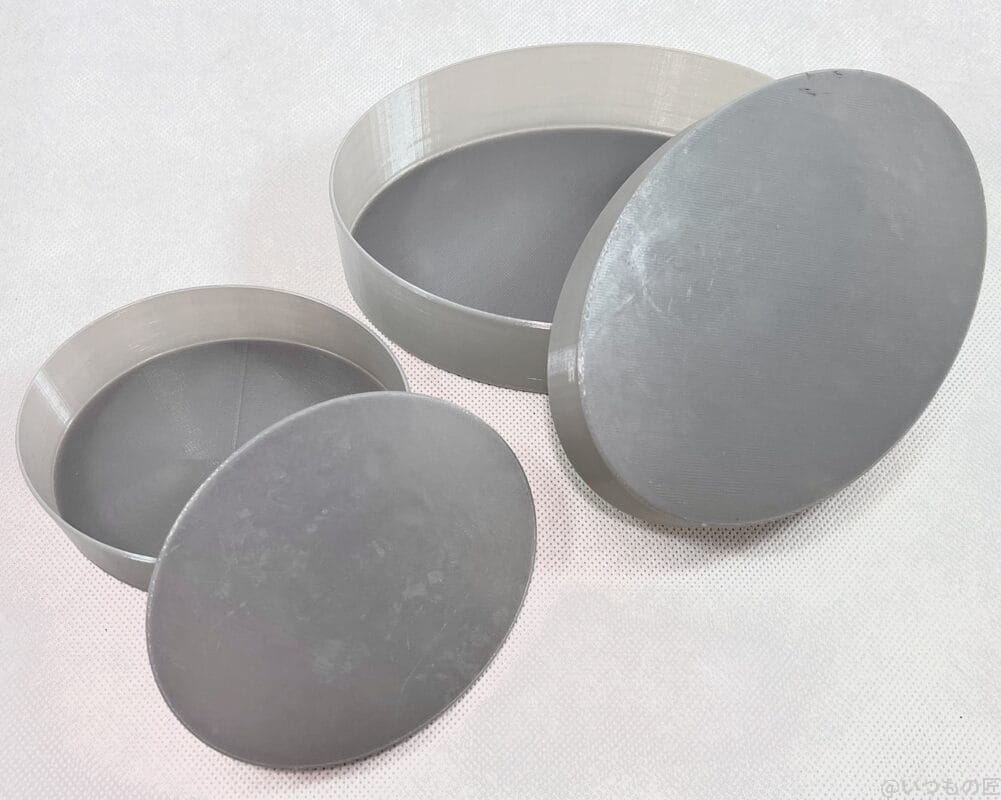 PETGフィラメントでスパイラル(花瓶)モードで印刷した楕円のシンプルな深皿を大小2種類作ってみました。