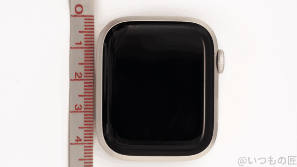 Apple Watch Series 7本体サイズはスペック通り大きくなりましたが、目で見てデカい！と思うほどではありません。