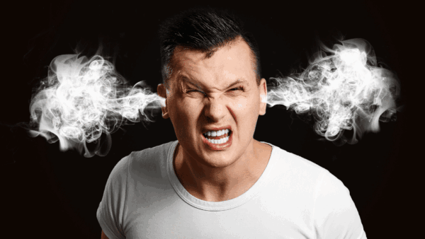 怒る男性のイメージ画像