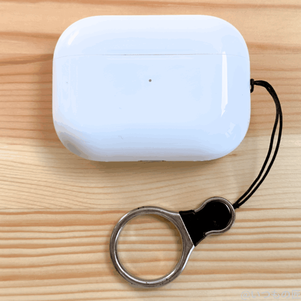 AirPods Pro 第2世代 MagSafe充電ケースに手持ちのストラップを付けてみた