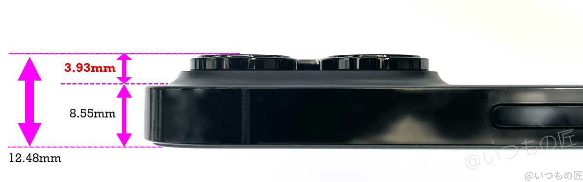 iPhone14のカメラとボディの厚さ