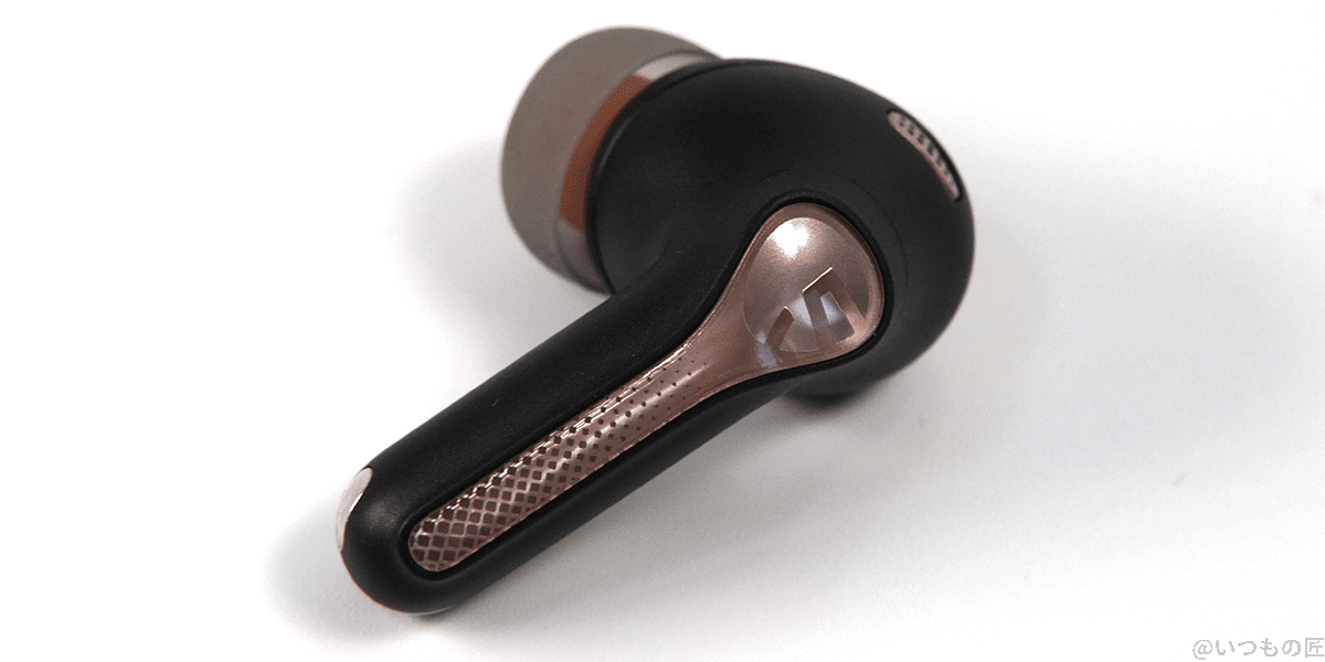 立体的なピンクゴールドのラインがカッコいい