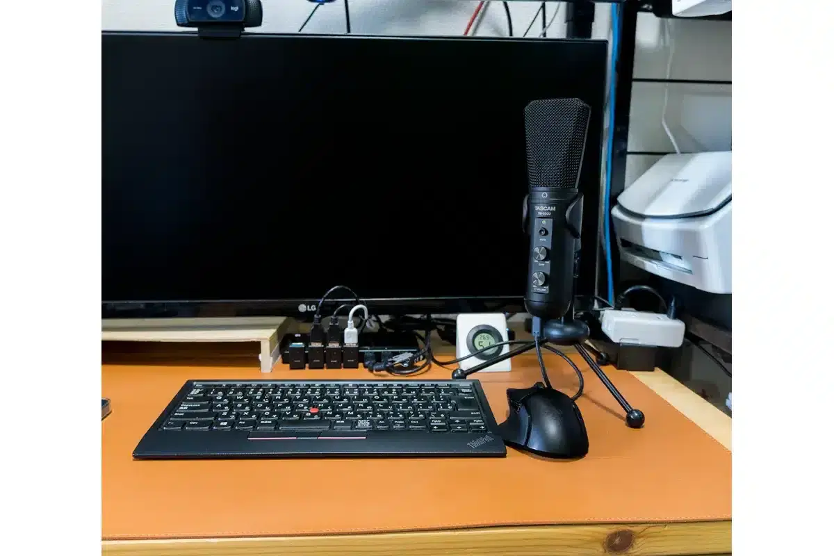 TASCAM TM-250U ななめ 20cm レイアウト写真