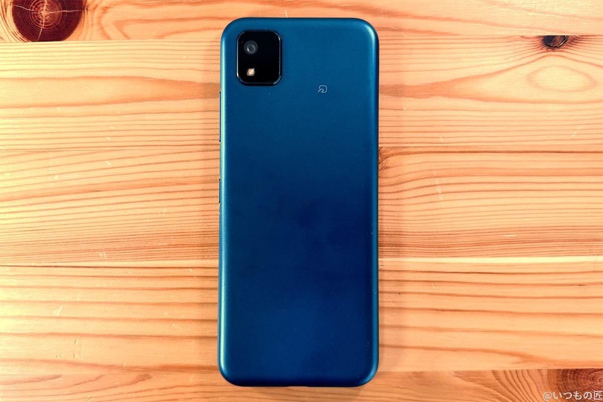 かんたんスマホ３背面