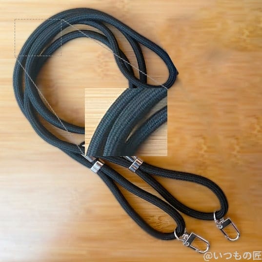 耐衝撃ケースのストラップが安っぽい…