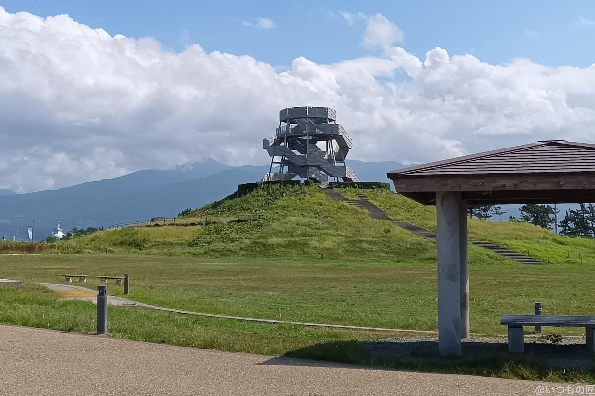 AQUOS wish3で撮影した建物の写真（倍率2倍）