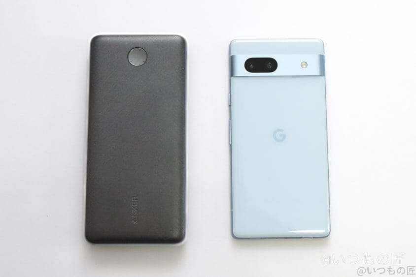 Google Pixel 7aとモバイルバッテリー