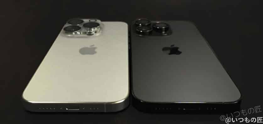 iPhone15 Pro（左）とiPhone14 Pro（右）