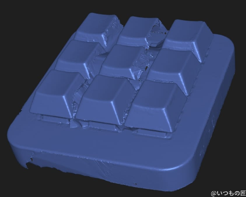 黒い左手デバイスの3Dスキャン結果は、穴空きはあるが、かなり詳細にスキャンできた