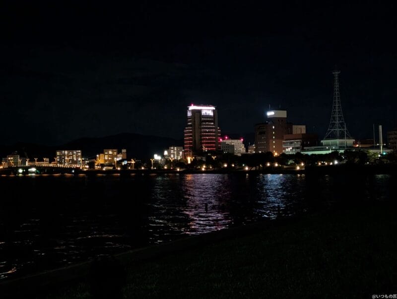 Google Pixel 9 Proカメラ 
Google Pixel 9 Proの通常モードでズーム撮影した夜景写真