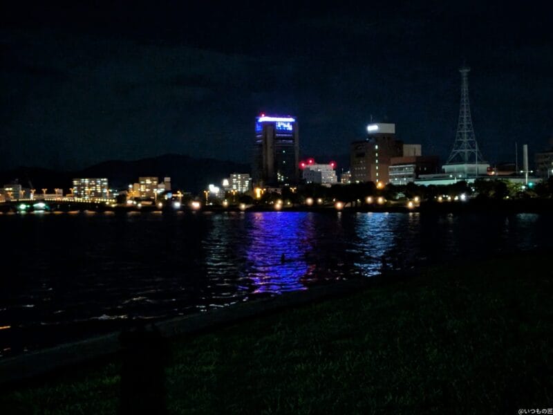 Google Pixel 9 Pro Fold カメラ
Google Pixel 9 Pro Foldの通常モードでズーム撮影した夜景写真