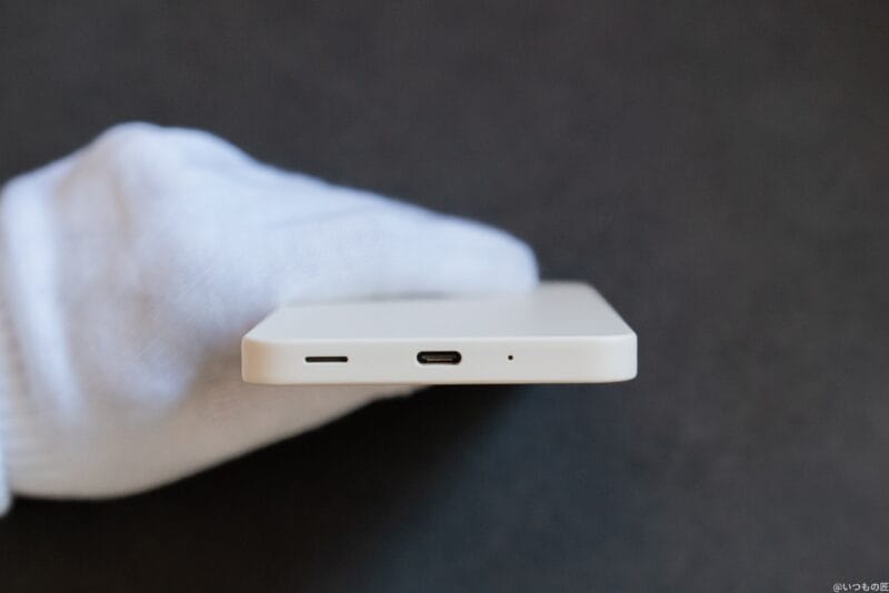 AQUOS wish4 レビュー
AQUOS wish4の底面