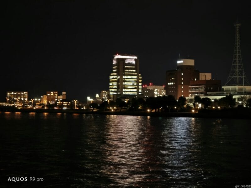 OPPO Find X8 カメラ
AQUOS R9 proでズーム撮影した夜景写真