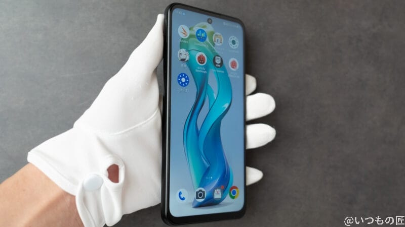 nubia S 5G レビュー
nubia S 5Gを手に持った様子