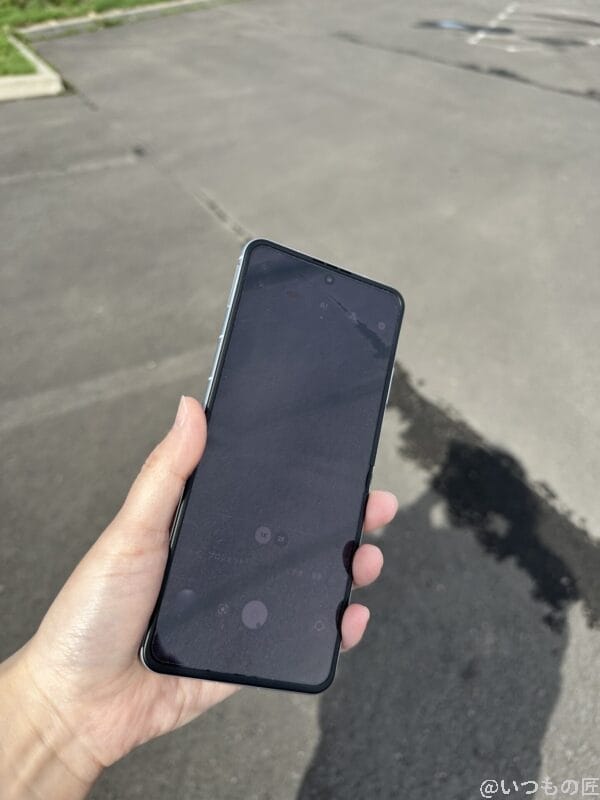 nubia Flip 2 レビュー
nubia Flip 2のカメラ撮影時のディスプレイ